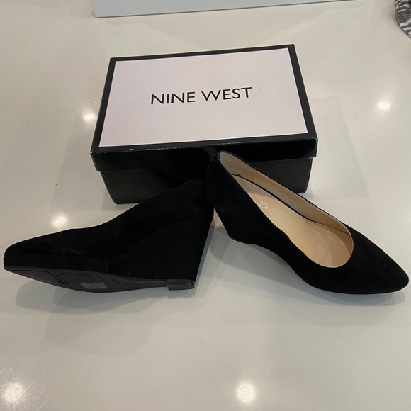 Nine West black suede wedges - Picture 5 of 8